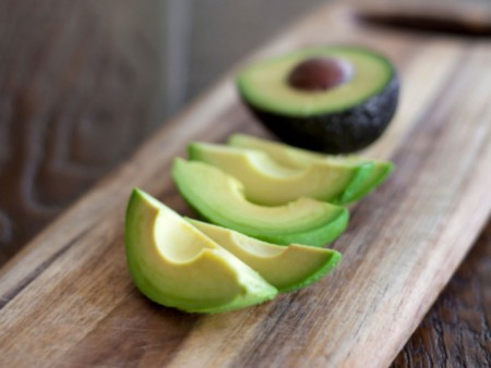 masque à l'avocat pour épaissir les cheveux naturellement